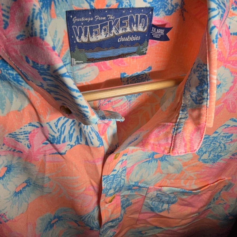 🌺Chubbies Men's Tropical Floral Shirt - Coral and Aqua - Picture 3 of 3